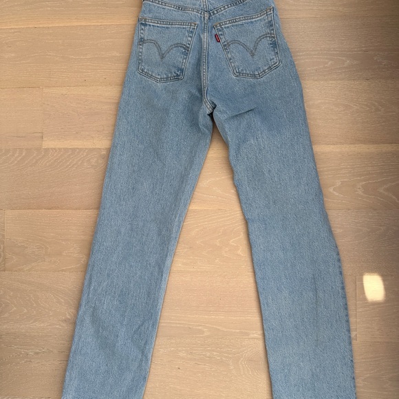 Levi's High Rise Ribcage Full Length Jeans - Picture 3 of 4